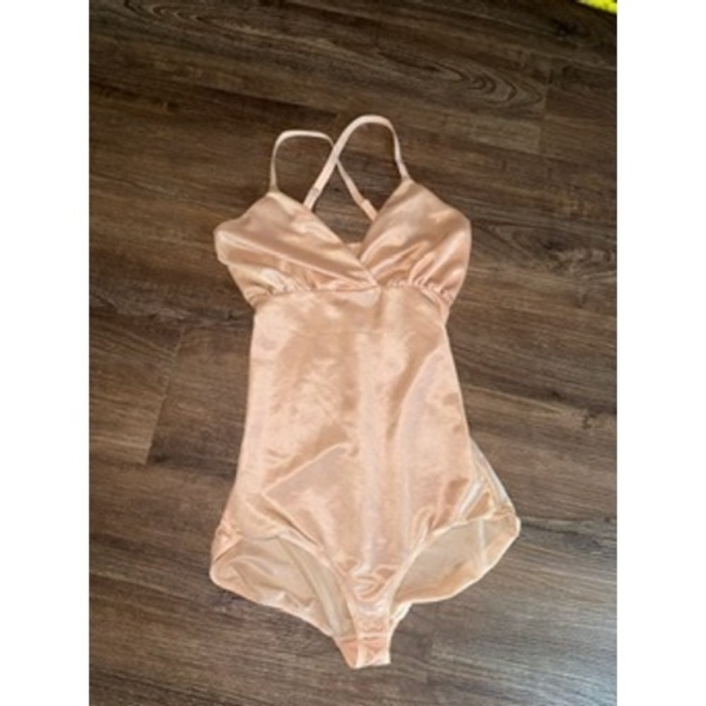 SKIMS Champagne Nude Satin Bodysuit Womens Small NWOT Ruched Cami Stretch